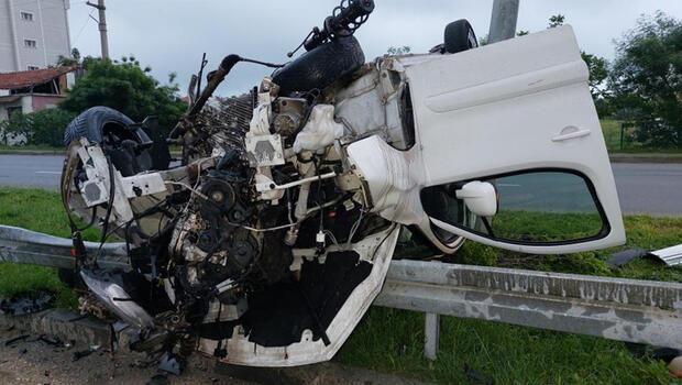 Samsun'da hafif ticari araç takla attı: 1'i ağır 2 yaralı