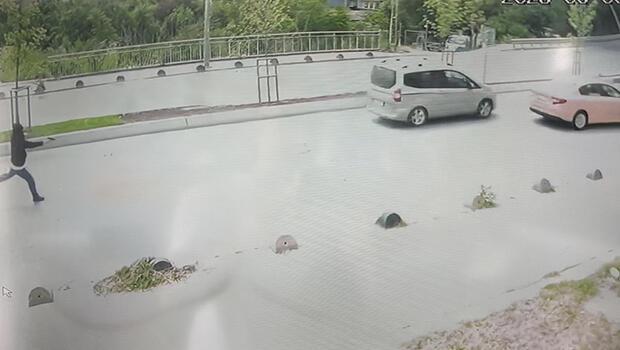 Arnavutköy'de otomobile silahlı saldırı kamerada
