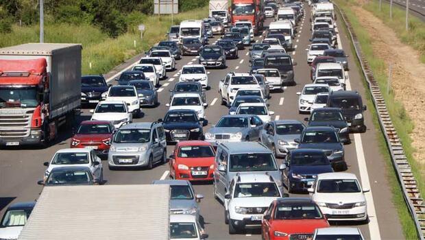 Büyük bayram trafiği başladı: Kavimler göçü gibi