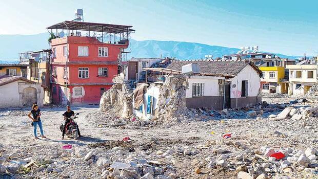 Hürriyet Hatay’da... Üflesen yıkılacak binalara mahkeme ‘dur’ dedi