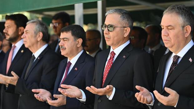 Bakan Yerlikaya 15 Temmuz Şehitliği'ndeki anma törenine katıldı