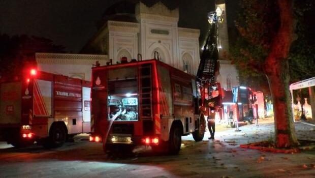 Beşiktaş Yıldız Hamidiye Camii'nde yangın