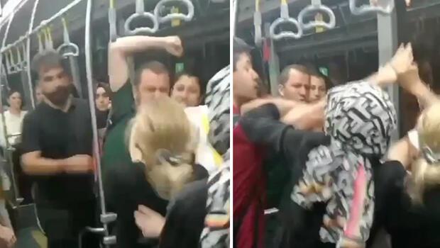 Cevizlibağ'da metrobüste kavga kamerada