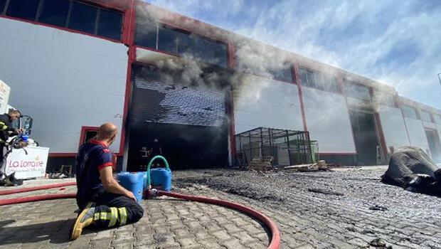 Diyarbakır'da gıda imalathanesinde yangın