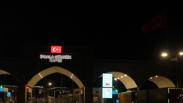 Edirne’de tır dorsesinde havasız kalan 4 göçmen öldü