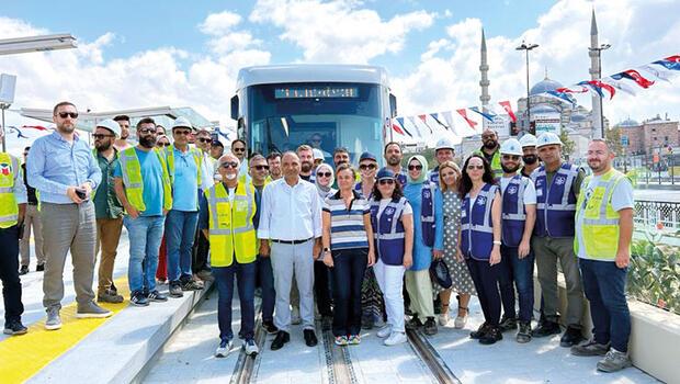 Eminönü’nün çehresi değişti: Tramvay geldi karmaşa bitti