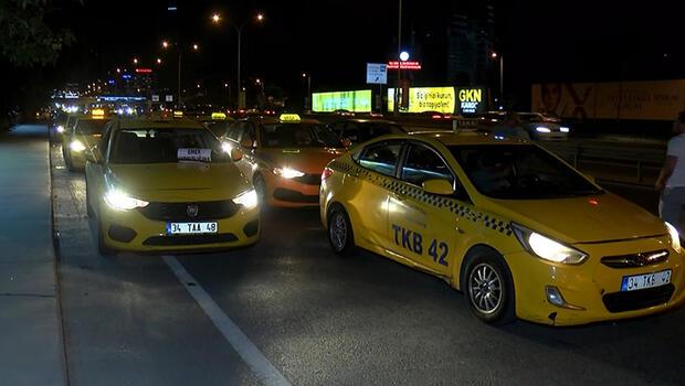 İstanbul'da taksimetre ücretine yüzde 100 zam isteyen taksiciler eylem yaptı