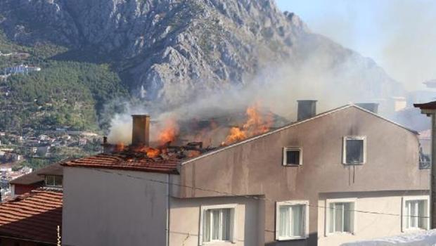 Amasya'da korkutan yangın: 1 buçuk saatte söndürüldü