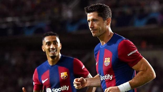 Barcelona evinde gol yağdırdı! Lewandowski 100 gol barajını aştı