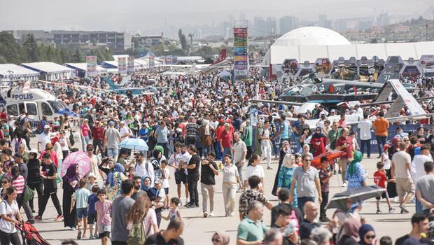 Başkentli Teknofest’i sevdi: Çelik kanatlarla selfie kuyruğu