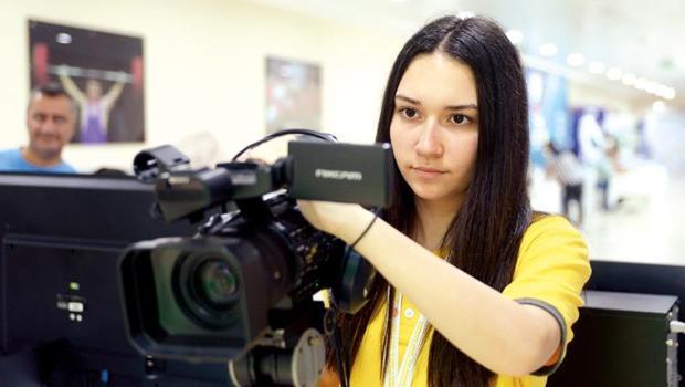 Canlı yayın Demirören Medya Lisesi’nden