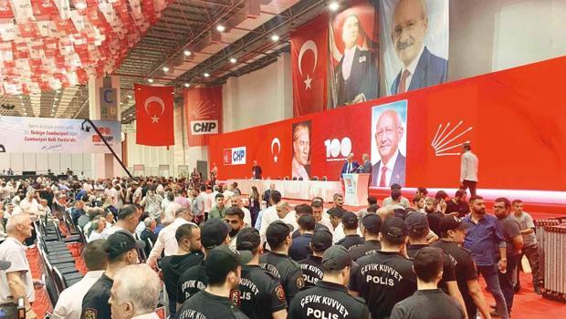 CHP İzmir İl Kongresi’nde liste kavgası