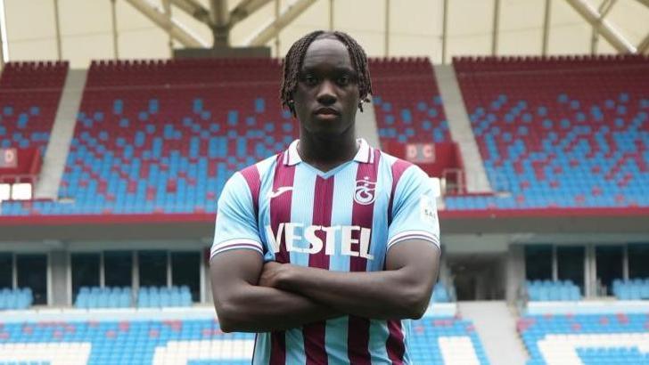 Trabzonspor, Batista Mendy transferini KAP'a bildirdi!