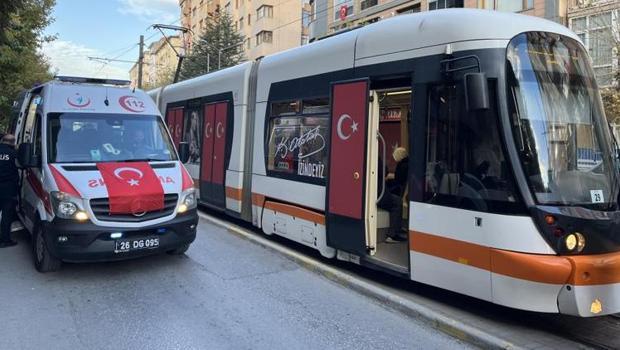 16 yaşındaki genç kıza tramvay çarptı