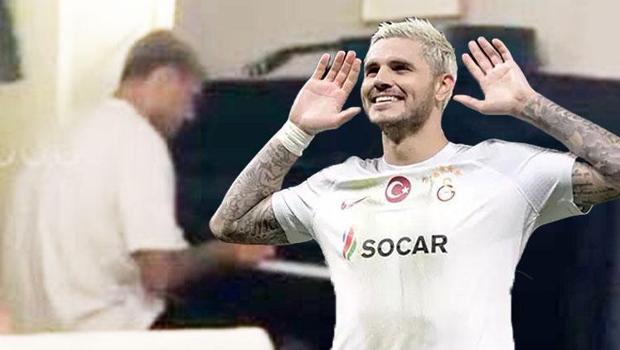 Galatasaray'ın golcüsü Mauro Icardi, piyanoda Aşkın Olayım'ı çaldı