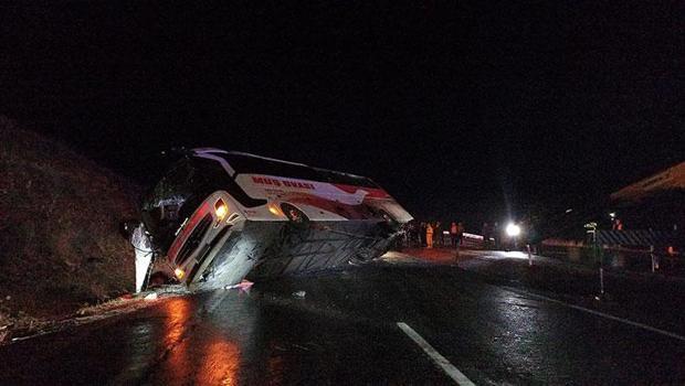 Kayseri'de korkunç kaza! Yolcu otobüsü devrildi: 38 yaralı