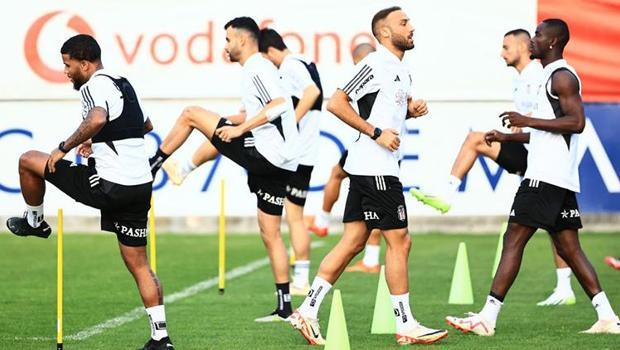 Son Dakika: Beşiktaş'ta sözleşme çıkmazı! Cenk Tosun ile ipler koptu... Yeni rotası belli oldu...