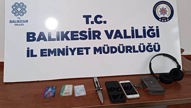 13 yaşındaki 2 kız çocuğu, 2 kişiyi bıçak zoruyla gasbetti