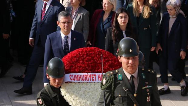 CHP Genel Başkanı Özel, Anıtkabir'i ziyaret etti