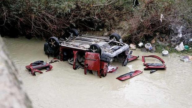 Gediz Nehri’ne uçan otomobilde 3 kişi öldü