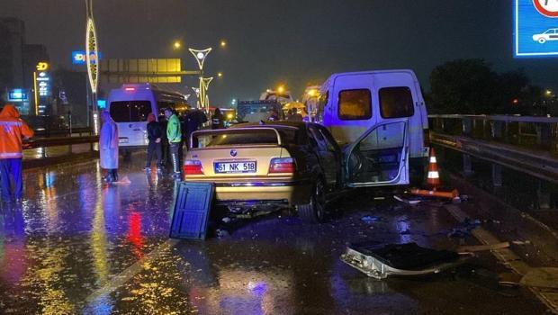 Kocaeli'nde zincirleme trafik kazası: 1 ölü, 5 yaralı