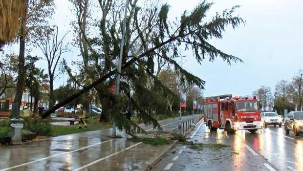 Marmara’yı sağanak ve fırtına vurdu