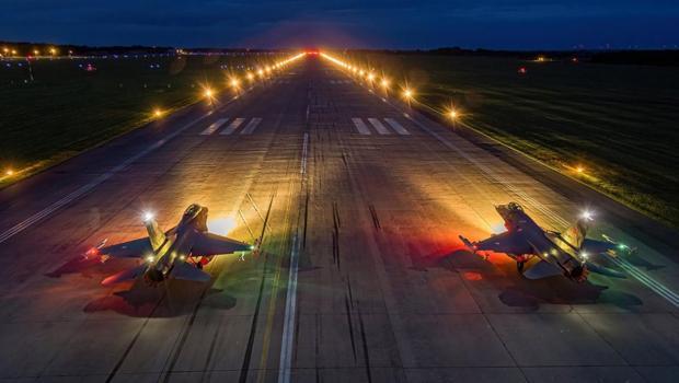 NATO'nun ikinci yarışmasını Türk F-16 fotoğrafıyla Polonyalı fotoğrafçı Miroslaw Gawronsky kazandı