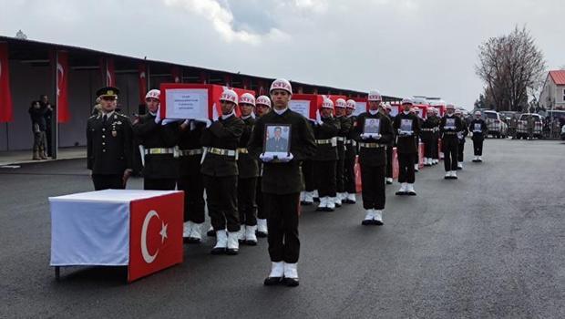 Şehitlerimiz memleketlerine uğurlandı... Şırnak'taki törene Bakan Güler de katıldı