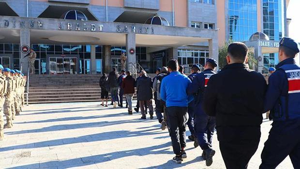 Yunanistan'a kaçarken yakalanan 10 şüpheli tutuklandı