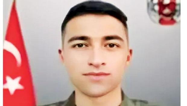 Araç kazasında şehit olan askere son veda