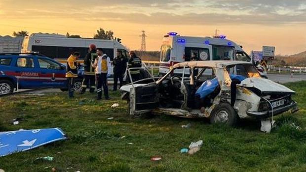 TIR ile otomobil çarpıştı: 3 ölü, 2 yaralı