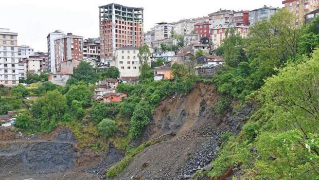 Burası riskli alan ilan edilmiş... 30 ev tahliye edildi: Vali Davut Gül bölgeyi ziyaret etti