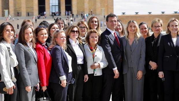 İBB Başkanı İmamoğlu, Anıtkabir'i ziyaret etti