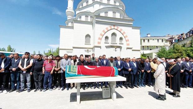 İliç’te hayatını kaybeden işçi toprağa verildi