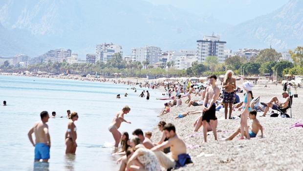 Turizmcilerin yüzü güldü