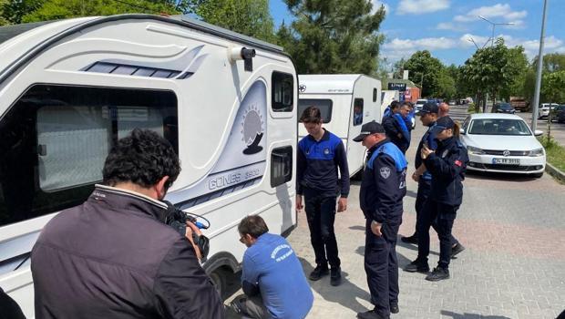 Beylikdüzü ve Büyükçekmece'de sahili işgal eden karavanlar kaldırıldı