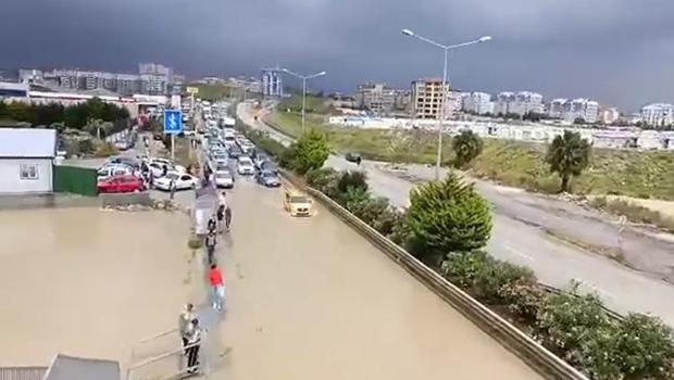 Hatay'ın 2 ilçesinde eğitime sağanak engeli