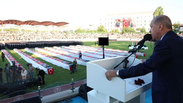 Son dakika: Cumhurbaşkanı Erdoğan: Türkiye sığ sulara hapsedilemez