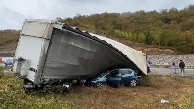 Samsun-Ankara kara yolunda zincirleme kaza! 3 can kaybı, 10 yaralı