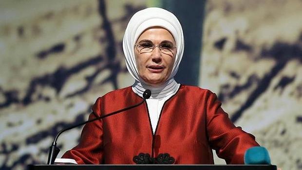 Emine Erdoğan'dan koruyucu ailenin önemine ilişkin paylaşım