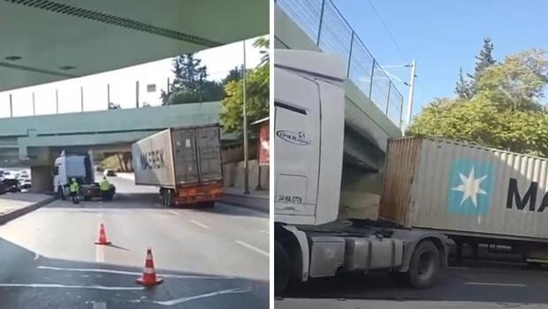 İstanbul'daki belalı üst geçitte yine TIR kazası