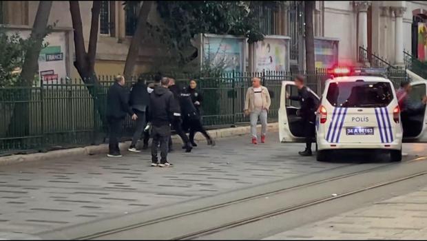 Taksim'de kavgaya polisten müdahale