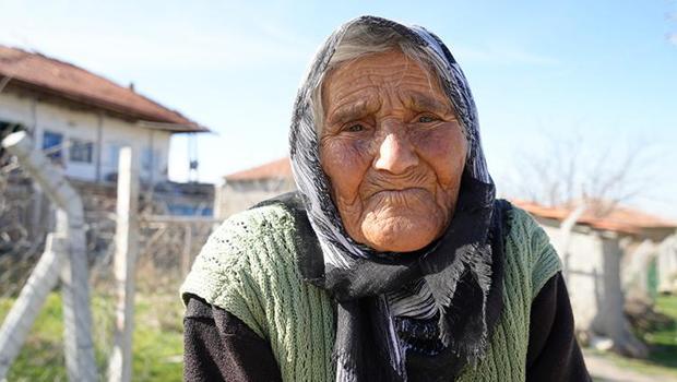 Türkiye'nin en yaşlı insanıydı: Arzu nine hayatını kaybetti