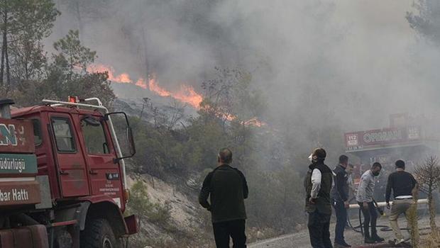 Balıkesir'deki orman yangını 15 saat sonra kontrol altına alındı... Bursa'daki yangına müdahale sürüyor