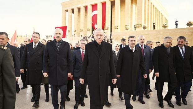 Devletin zirvesi Anıtkabir’de