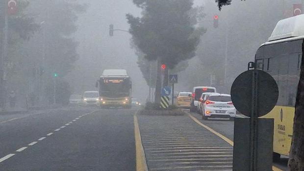 Şehri sis bastı; uçak seferleri gecikmeli yapıldı