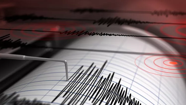 Son dakika: Kuşadası'nda korkutan deprem!