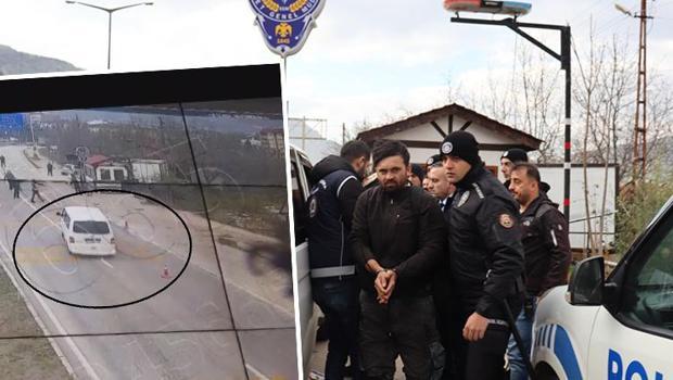 Amasya'da polisi görünce kaçmaya çalışan minibüsten 20 kaçak göçmen çıktı