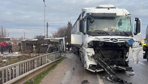 Balıkesir’de korkunç kaza! 8 öğrenci ağır yaralandı