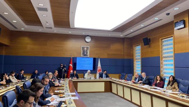 Komisyon Başkanı Katırcıoğlu: Sosyal medya kullanımında yaş sınırlamasını gündemimizde tutmaya devam edeceğiz